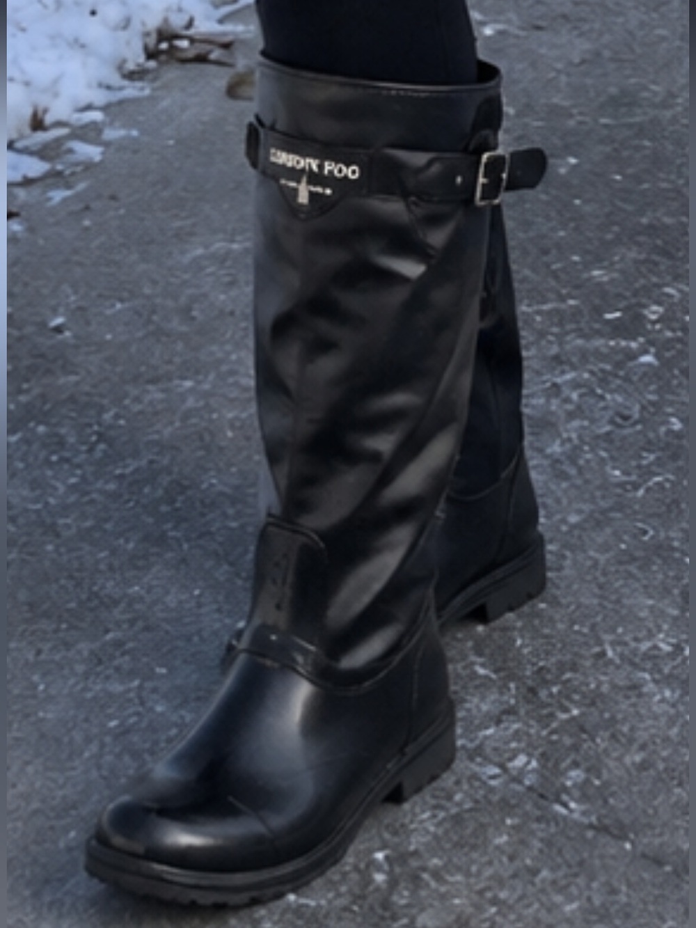 London Fog LINED rain boot winter boot size 8.5 brand new. Zipper on the back.